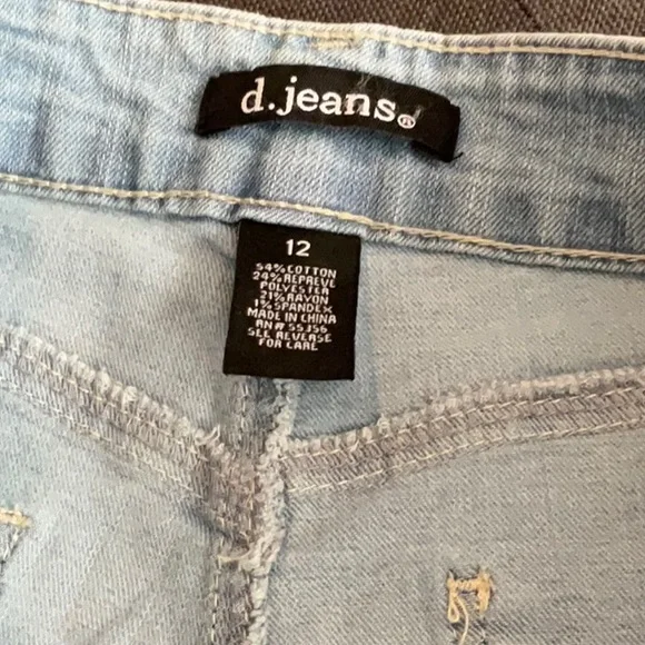 d. jeans Straight Leg Light Blue Jeans - Picture 4 of 7